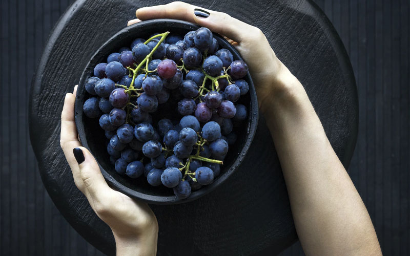 what-happens-if-you-start-eating-grapes-daily-habits-routines