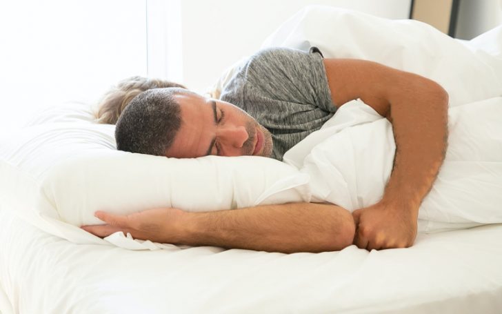 this-sleeping-position-might-be-harming-your-heart-habits-routines