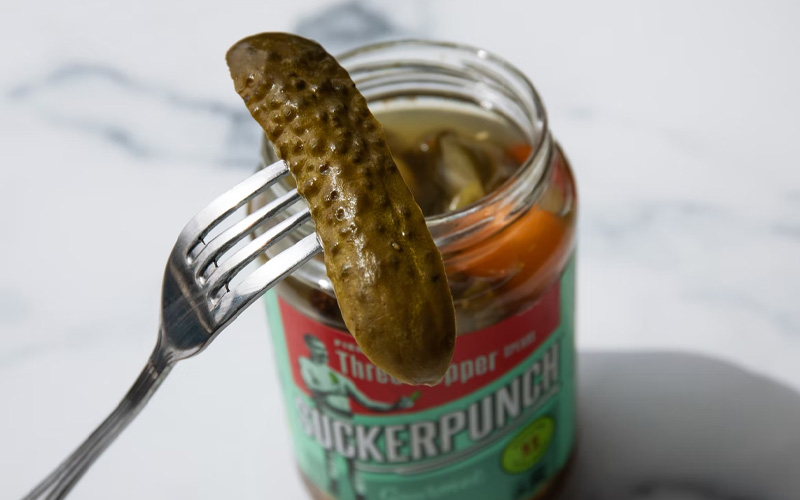 7 Reasons Why You Should Eat Pickles (+ Drink Their Juice) Every Day