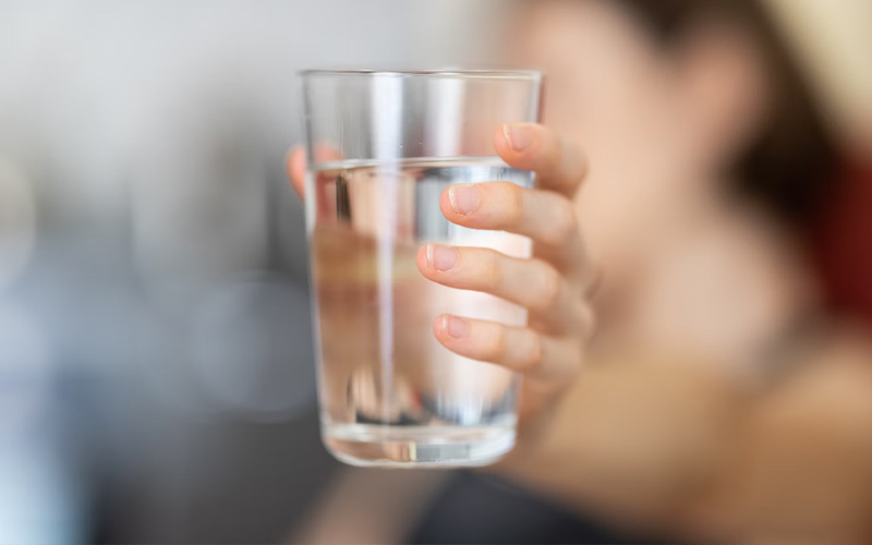Should You Actually Be Drinking 7 to 8 glasses of Water Daily? Habits & Routines