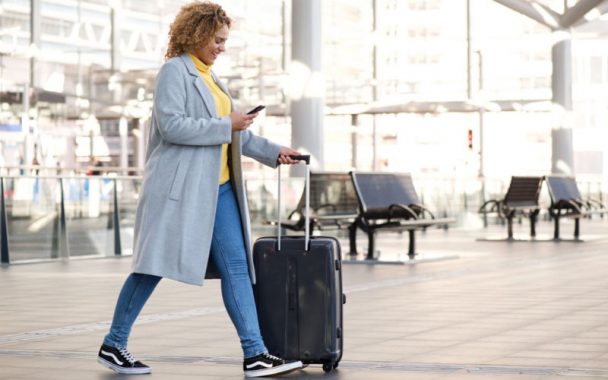 5 Items of Clothing that Experts Advise Against Wearing on a Flight ...