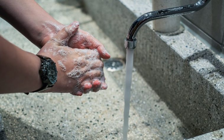 8 Poor Personal Hygiene Practices That May Lead To Serious Health 8-poor-personal-hygiene-practices-that-may-lead-to-serious-health